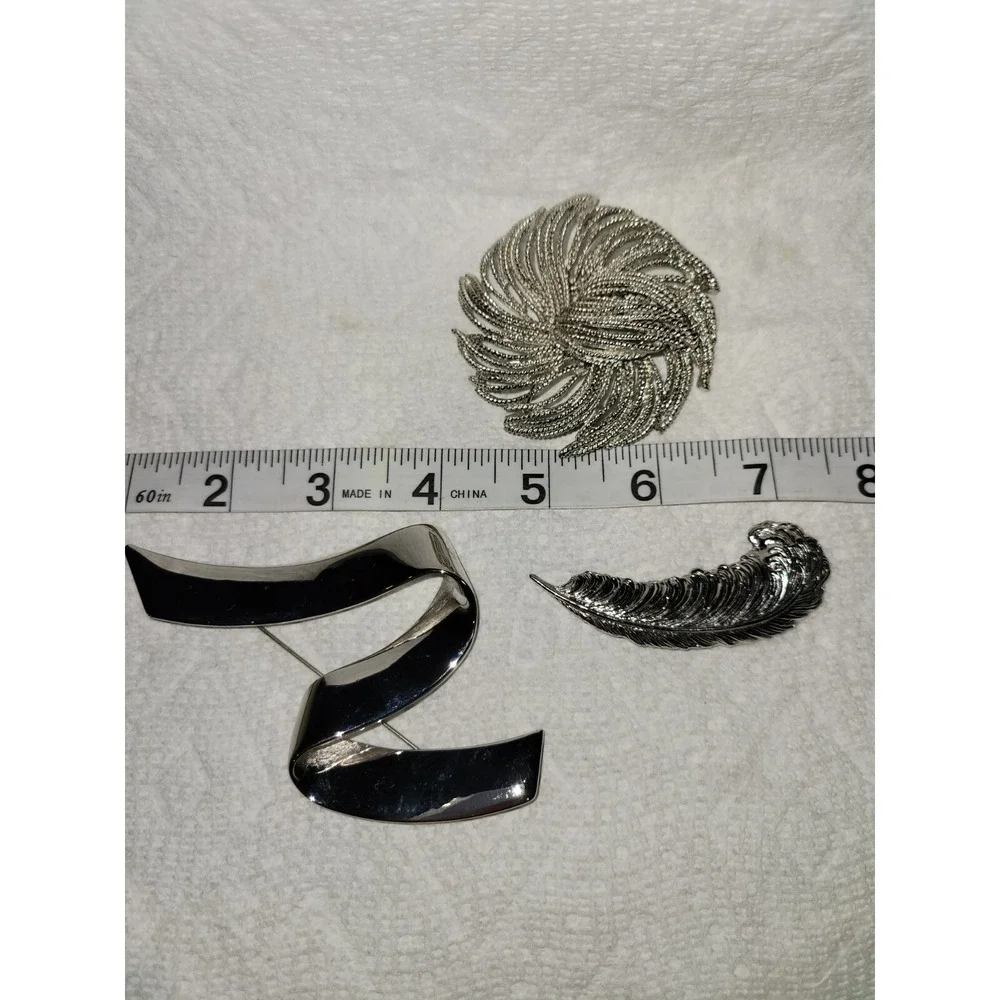 Brooches Pins Silver Tone Monet Ribbon Sara Cov Feather Unbranded Swirl Lot Of 3